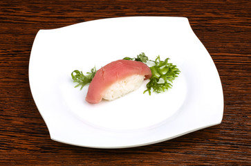 Tuna sushi
