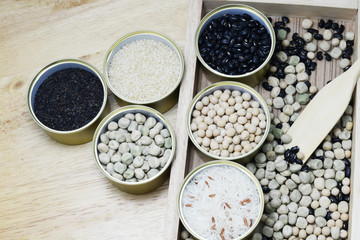 reuse can and food packaging
