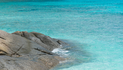 Obraz premium blue sky with sea and rock