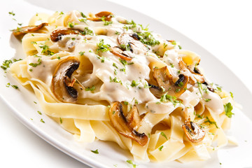 Pasta with champignons and sauce