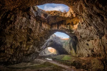 Photo sur Plexiglas Paysage Magnifique vue sur la grotte Devetaki, Bulgarie