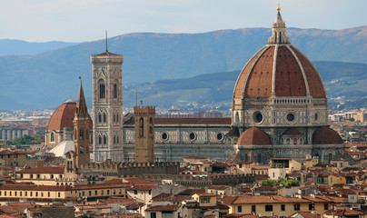 Fototapeta na wymiar panoramic view of FLORENCE in Italy with the dome of the Cathedr