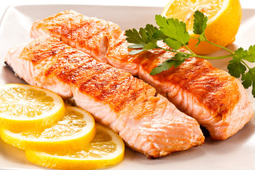 Grilled salmon and vegetables