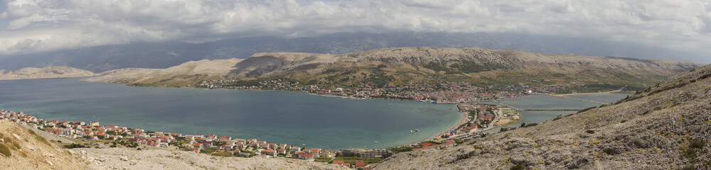 Fototapeta na wymiar sea and mountain panorama
