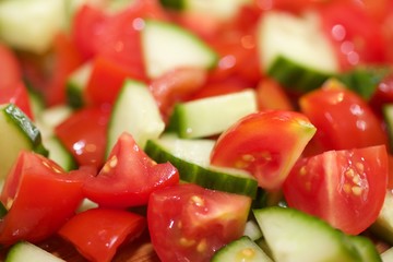 Tomate-Gurken Salat