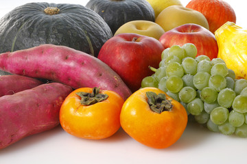 秋の作物　山盛りイメージ　Autumn ingredients