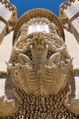 Teufelsfratze am Eingangstor des Palacio Nacional de Pena in Sintra - Portugal