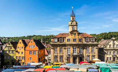 Marktplatz mit Rathaus in Schwäbisch Hall 