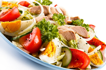 Tuna and vegetable salad 