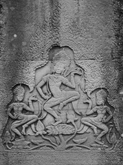 Apsara Tänzerinnen in Stein gemeißelt