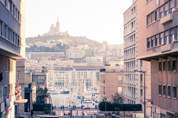 Vieux-Port de Marseille et cathédrale Notre-Dame-de-la-Garde
