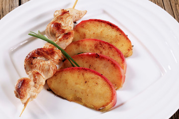 Chicken skewer and apple