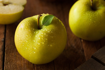 Raw Organic Golden Delicious Apples
