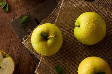 Raw Organic Golden Delicious Apples