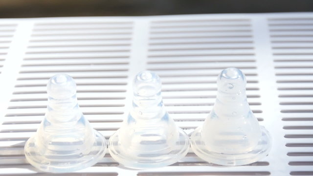 Cleaning baby milk nipple with sunlight