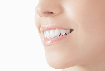 Donna con sorriso denti bianchi
