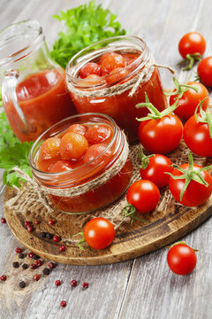 Canned tomatoes in tomato juice