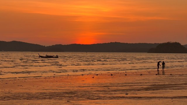 Sunrise at Nopparat Thara Beach,  Aonang, Ao Nang, Krabi, Thailand, Asien