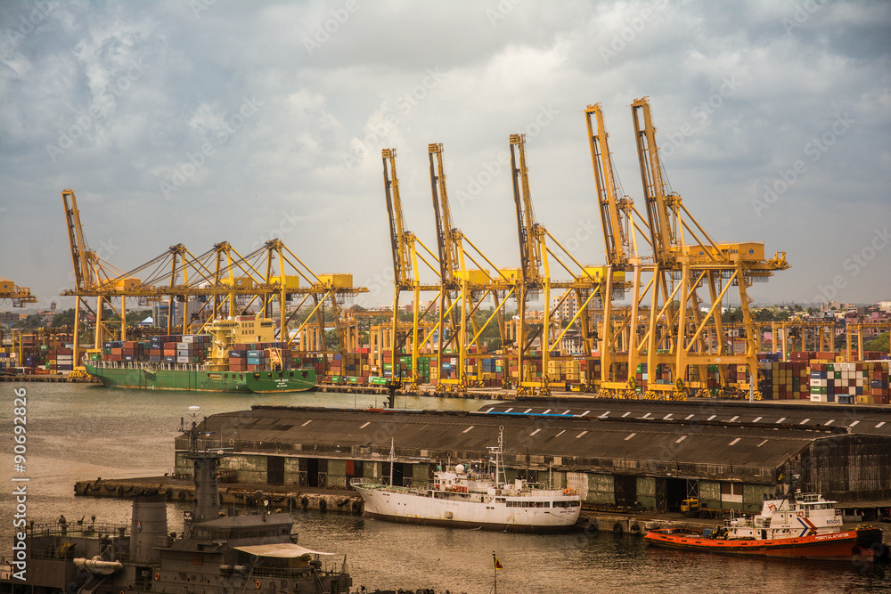 Wall mural the colombo harbour in sri lanka