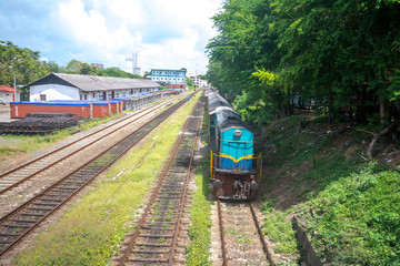 Naklejka premium Sri Lankan train on railway track in Colombo