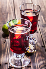 Mulled wine in the glasses