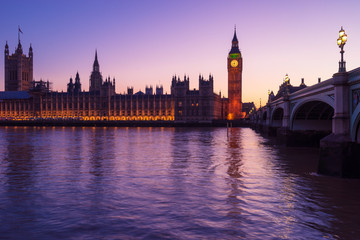 Fototapeta na wymiar Westminster lights purple