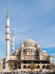 Fototapeta na wymiar The Yeni Cami mosque in Istanbul