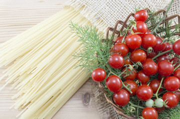 Cherry tomato and spaghetti