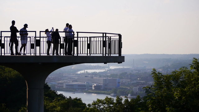 Pittsburgh Overlook Tourists