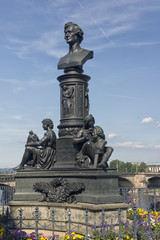 Fototapeta na wymiar Ernst Rietschel Statue in Dresden - Germany
