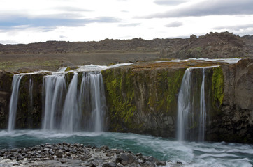 Fototapeta na wymiar Cascade en Islande