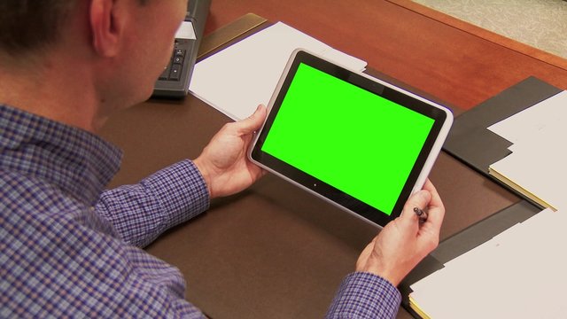 4K Office iPad Green Screen 3781