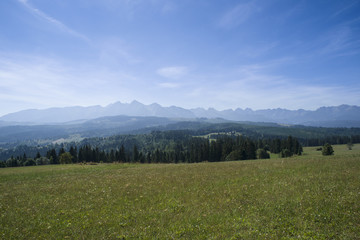 Panorama Tatr z Przełęczy nad Łapszanką