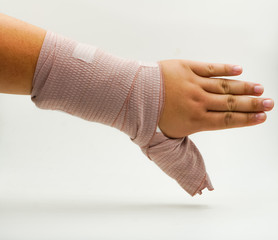 splint finger a broken bone