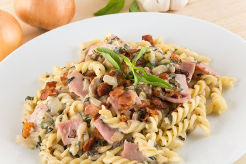 penne pasta with cream sauce