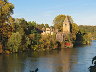 Automne à l' île Barbe à Lyon , Rhône , France