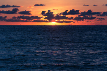 Fototapeta premium Beautiful twilight over the sea