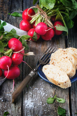 Fresh radishes with bread