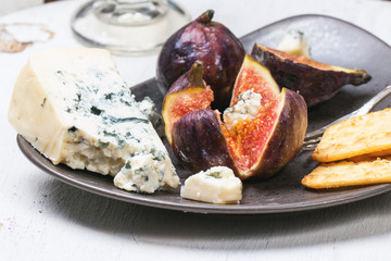 Figs and cheese
