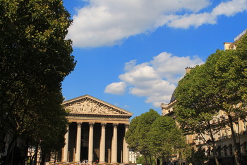 Fototapeta na wymiar Eglise de l Madeleine à Paris, France