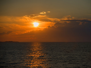 Naklejka premium beautiful sea landscape after sunset