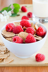 cornflakes with raspberries