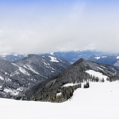 Fototapeta na wymiar Wintersport Skigebiet