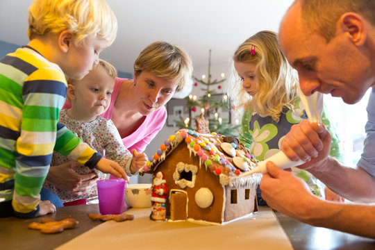 Pfefferkuchenhaus backen