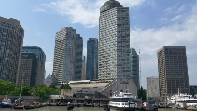 4K Toronto Ferry Returns to Port