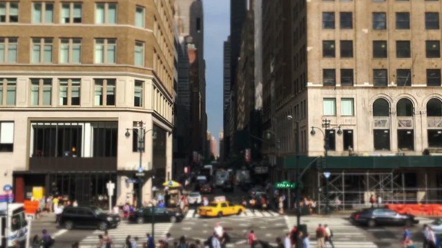 Manhattan 5th Avenue Establishing Shot
