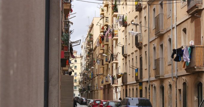 4K Narrow European Barcelona Streets