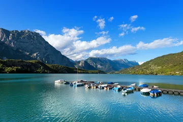 Gordijnen Cavedine Lake - Trentino Italië / Lago di Cavedine (Cavedine Lake) klein bergmeer in Trentino Alto Adige, Italië, Europa © Alberto Masnovo