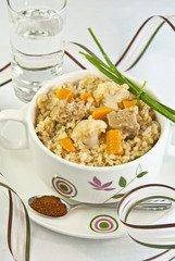 Cazuela de trigo y verduras