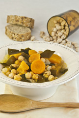 Garbanzos con algas
